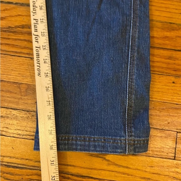 Duluth Trading Co Relaxed Fit Dark Blue Jeans - Picture 8 of 8